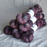 Black Elephant Singles Fingering (A-L)