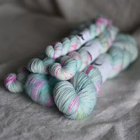 Black Elephant Singles Fingering (A-L)