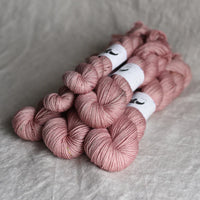 Black Elephant Singles Fingering (M-Z)