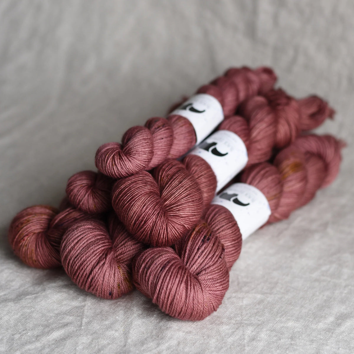 Black Elephant Singles Fingering (M-Z)