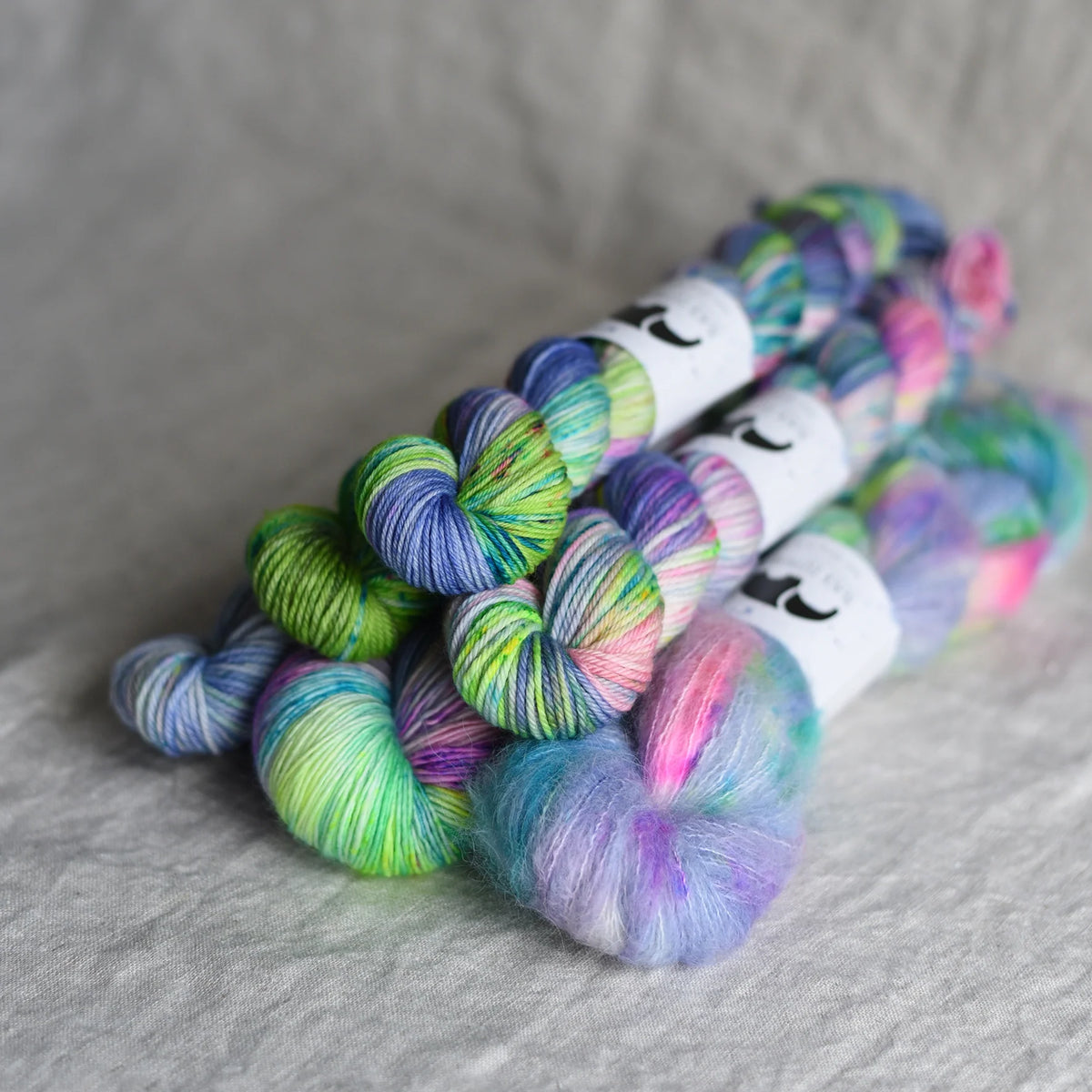 Black Elephant Singles Fingering (A-L)