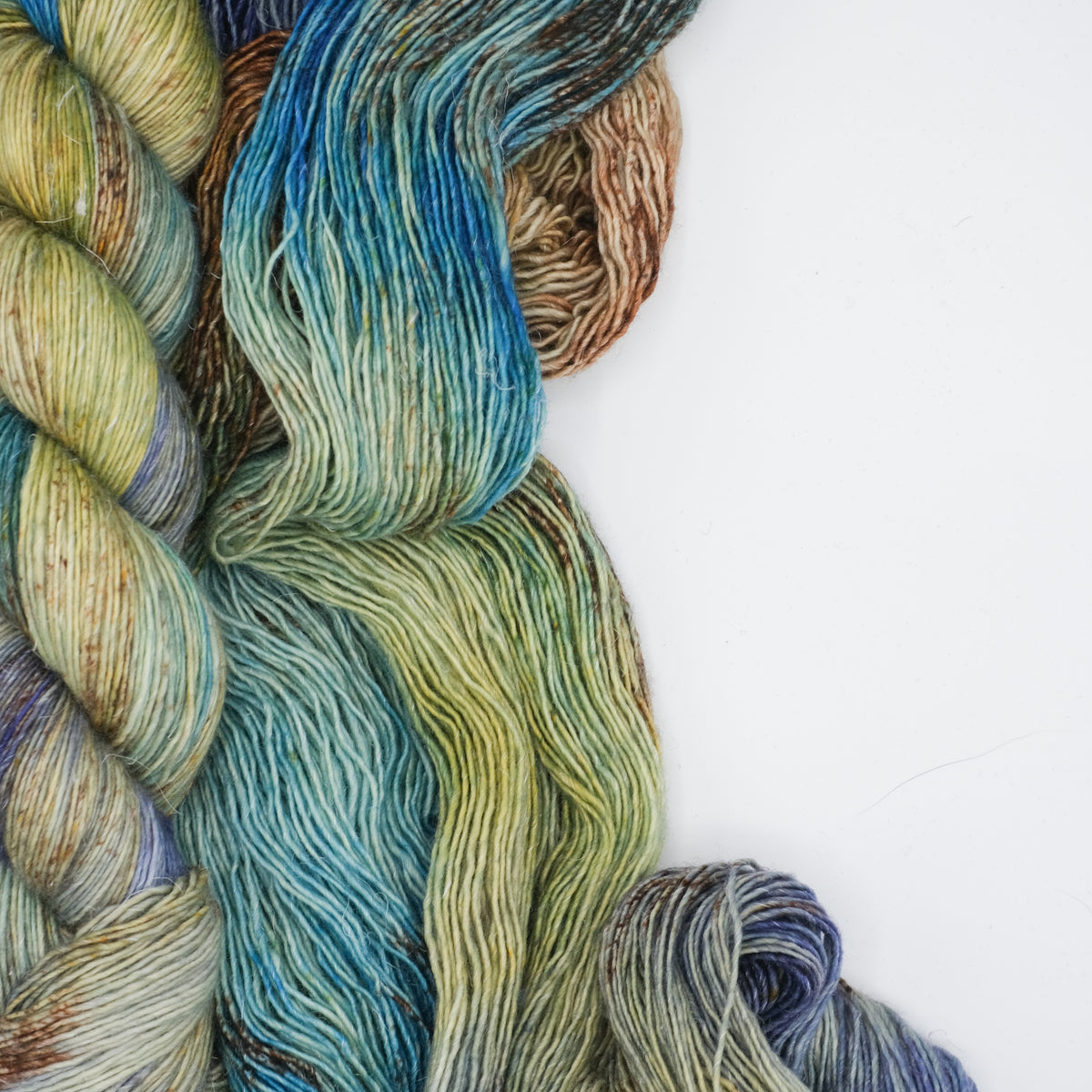 Twisted Willow - Merino Linen Singles Single Ply Canadian Fingering Yarn