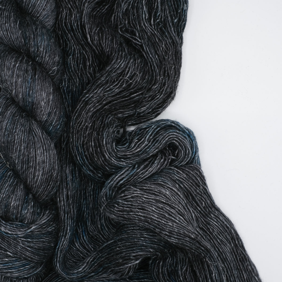 Twisted Willow - Merino Linen Singles Single Ply Canadian Fingering Yarn