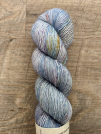 Twisted Willow - Merino Linen Singles Single Ply Canadian Fingering Yarn
