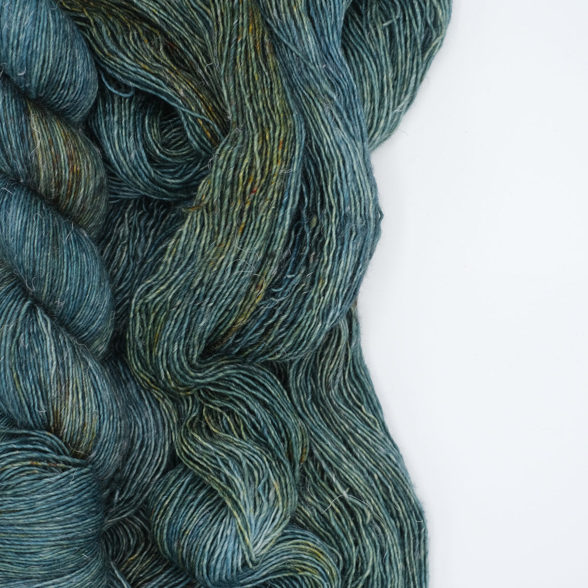 Twisted Willow - Merino Linen Singles Single Ply Canadian Fingering Yarn