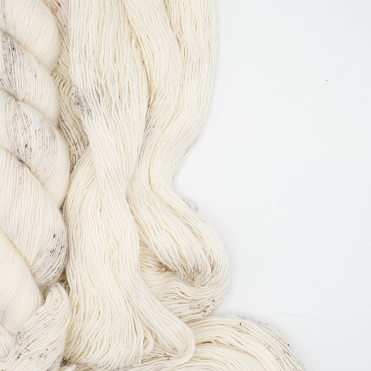 Twisted Willow - Merino Linen Singles Single Ply Canadian Fingering Yarn