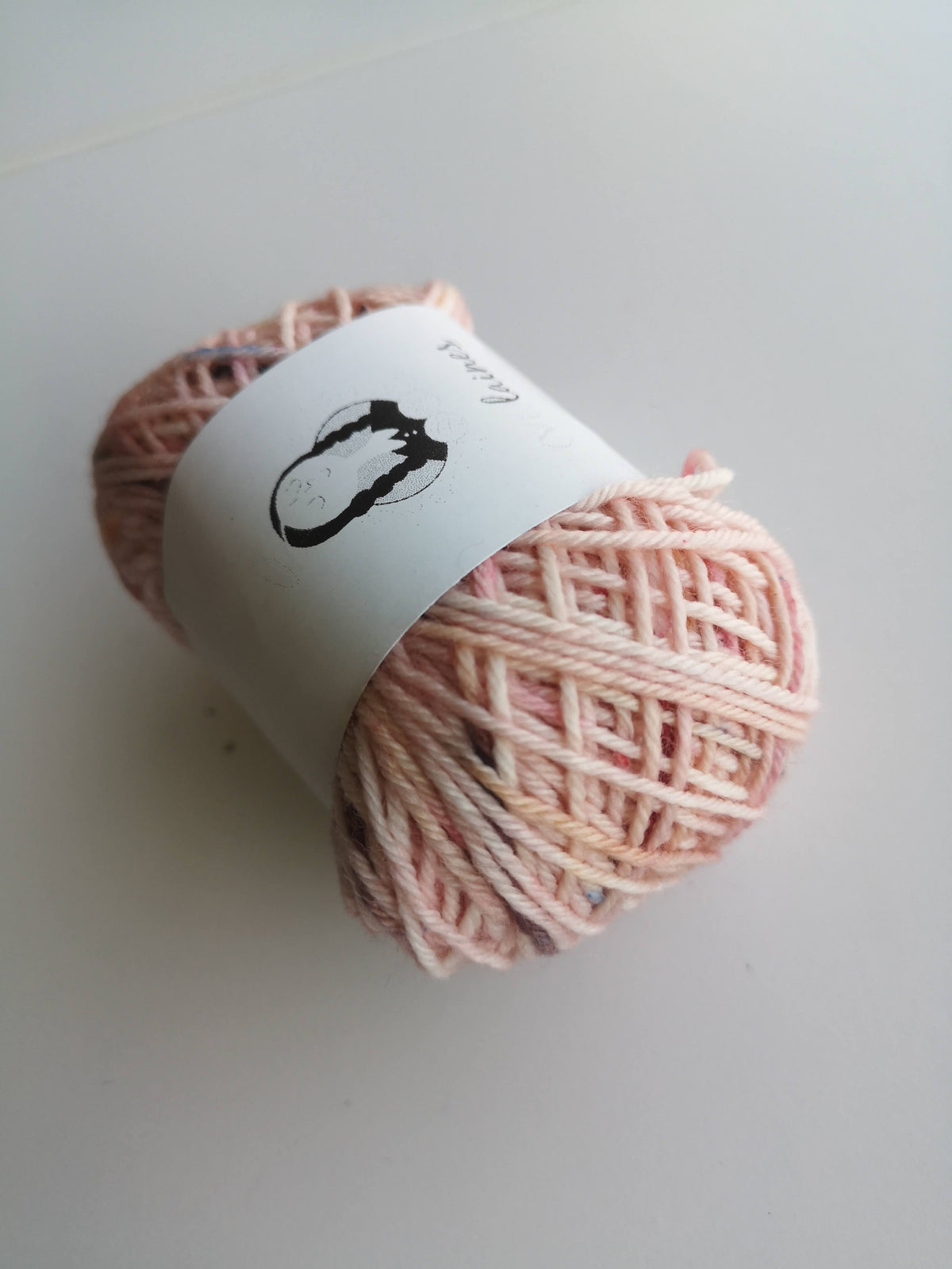 (vi)laines yarnlings - chaussettes sock climbing up trees