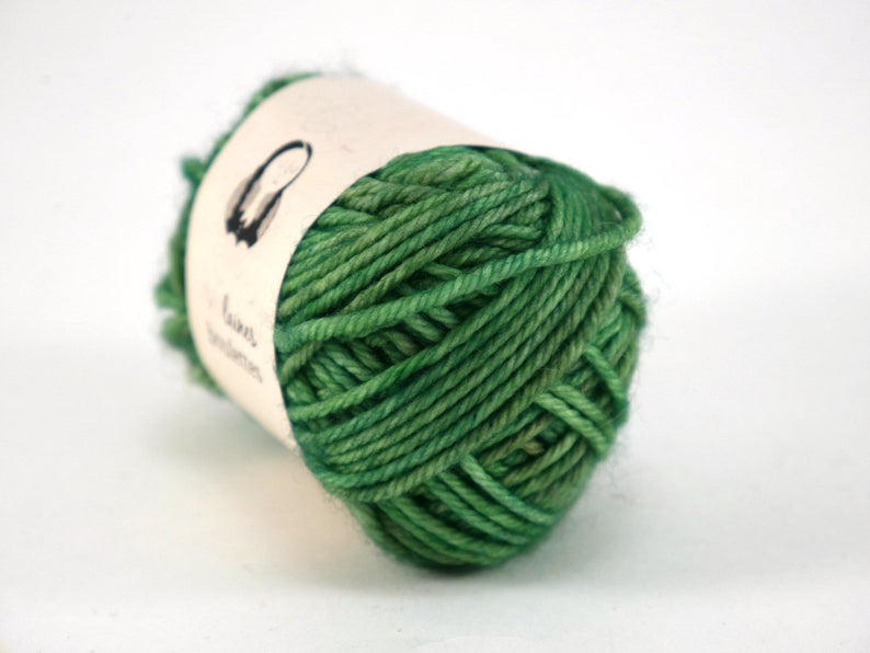 (vi)laines yarnlings - chaussettes sock jumping in the ferns
