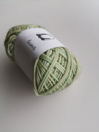 (vi)laines yarnlings - chaussettes sock larking about in the meadows (1b05)
