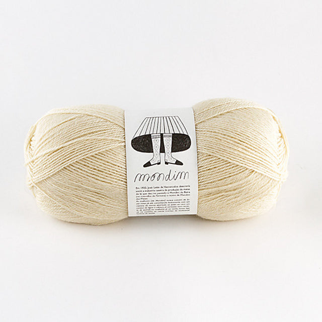 Retrosaria Mondim Fingering yarn with 100% Portuguese Wool