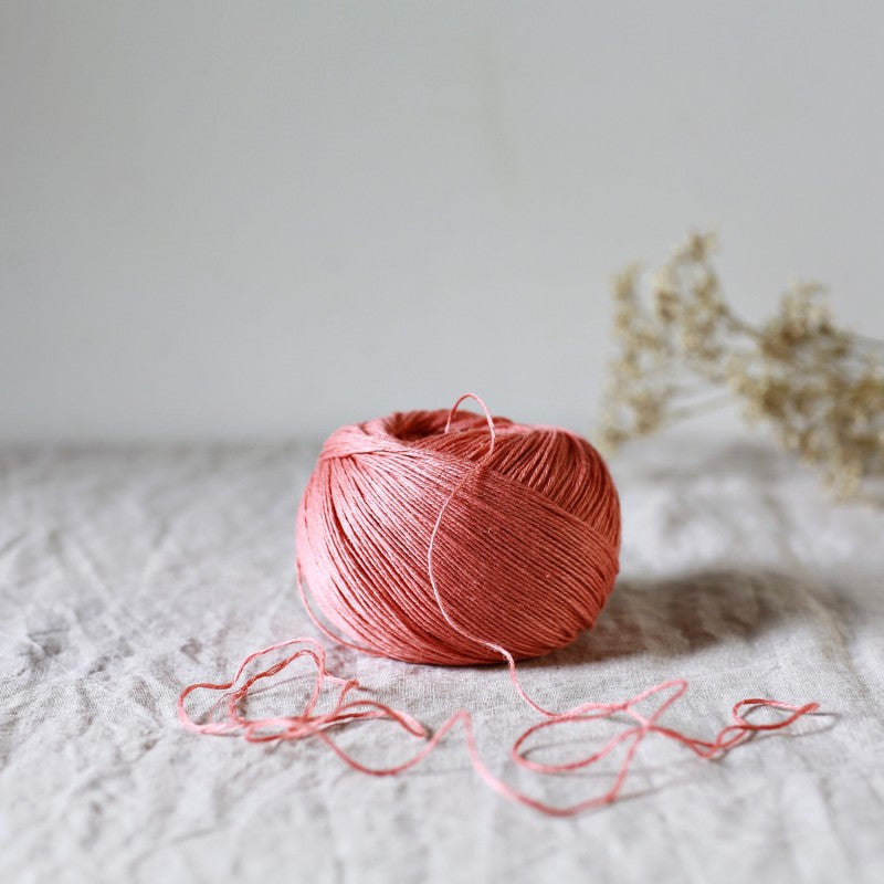 De Rerum Natura Antigone pink Yarn