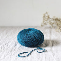 De Rerum Natura - Pénélope Worsted blue yarn - Toronto
