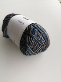 (vi)laines yarnlings - chaussettes sock under the paving stones there's a beach (0e08)