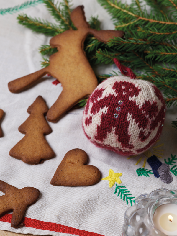 65 New Christmas Balls to Knit by Arne & Carlos