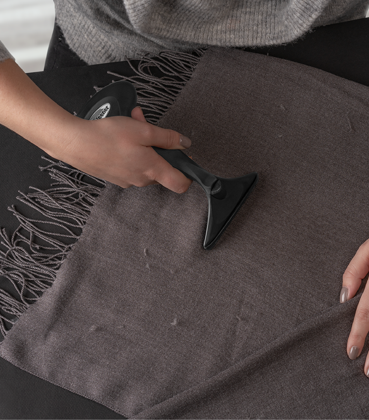 Gleener - Limited Edition Black Fabric Shaver & Lint Brush