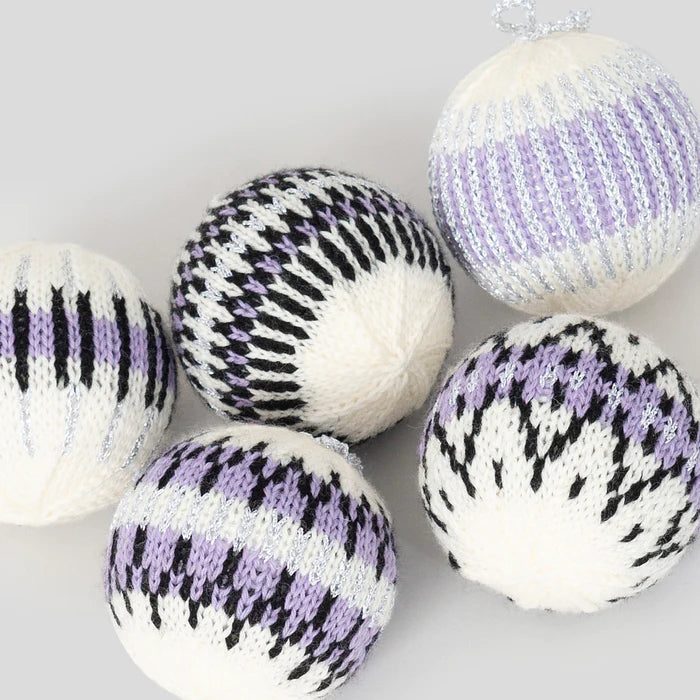 Kit Couture - Baggen Knit Christmas Balls Kit
