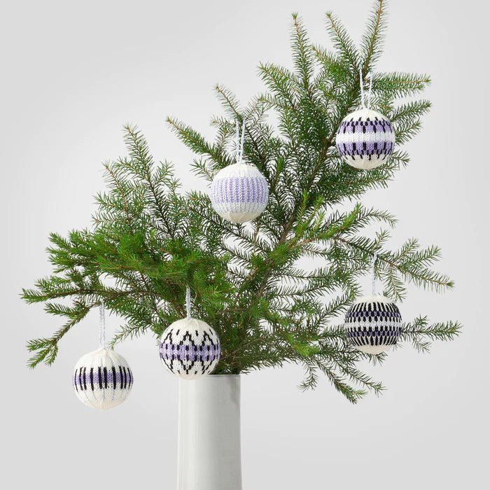 Kit Couture - Baggen Knit Christmas Balls Kit (CLEARANCE)