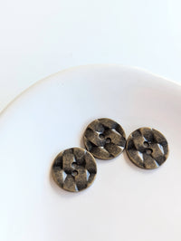 Metal / Metal Look Buttons