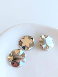 Metal / Metal Look Buttons