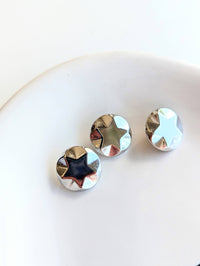 Metal / Metal Look Buttons