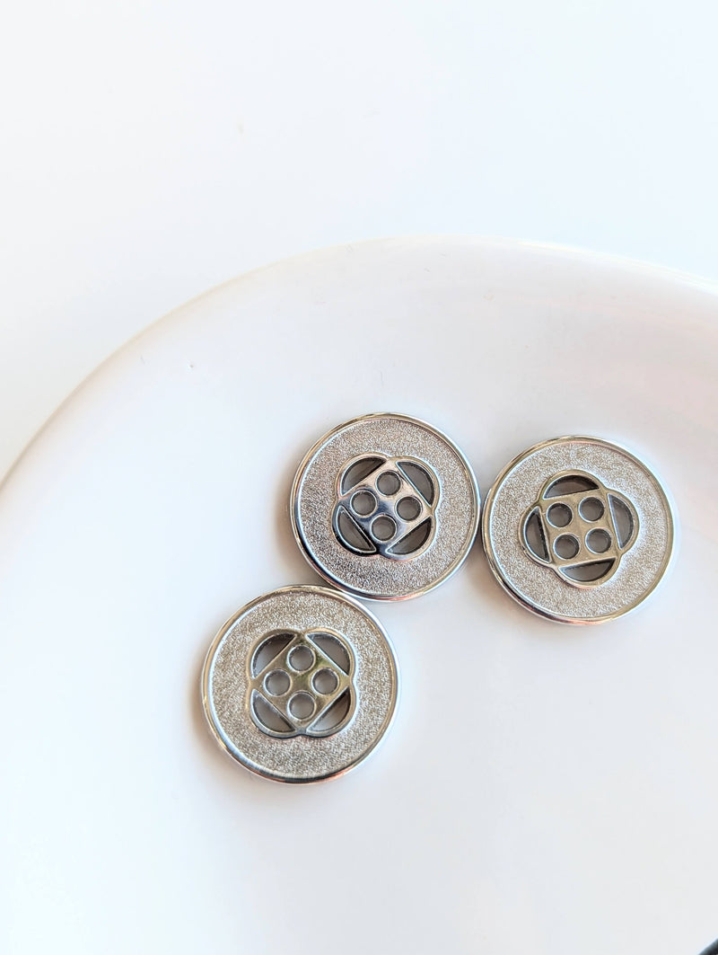 Metal / Metal Look Buttons