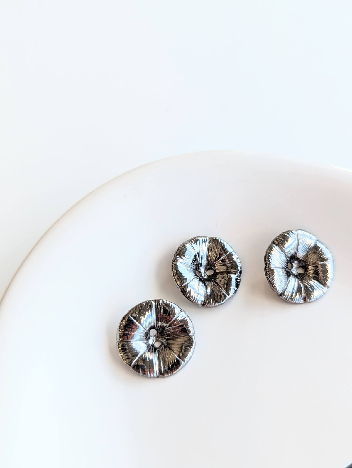 Metal / Metal Look Buttons