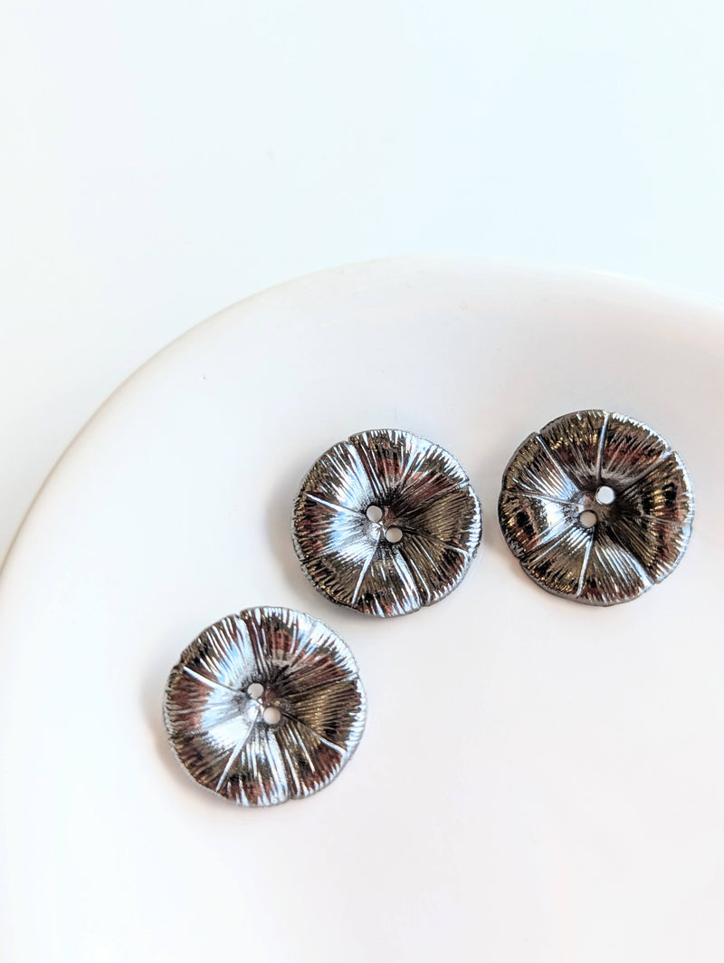 Metal / Metal Look Buttons