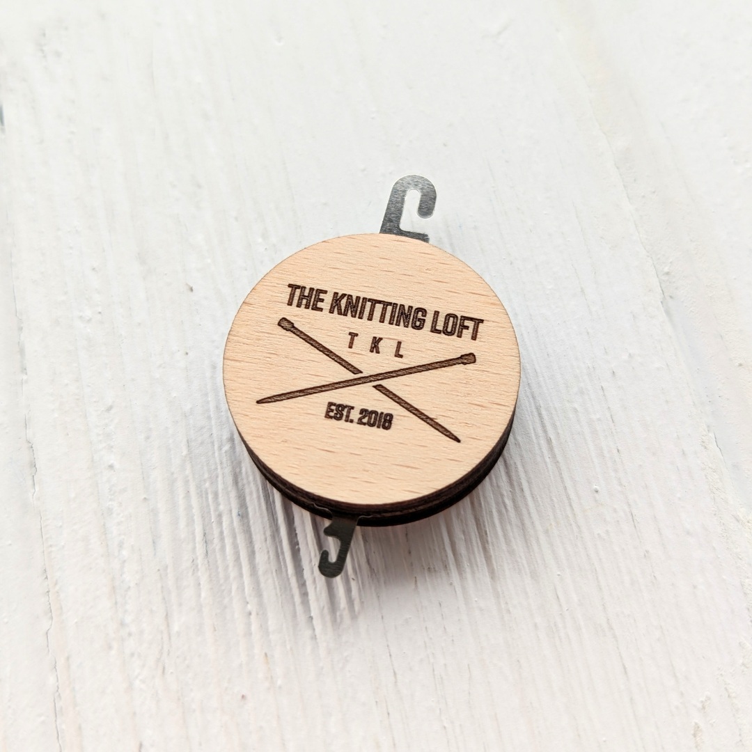 The Knitting Loft Needle Threading Helper
