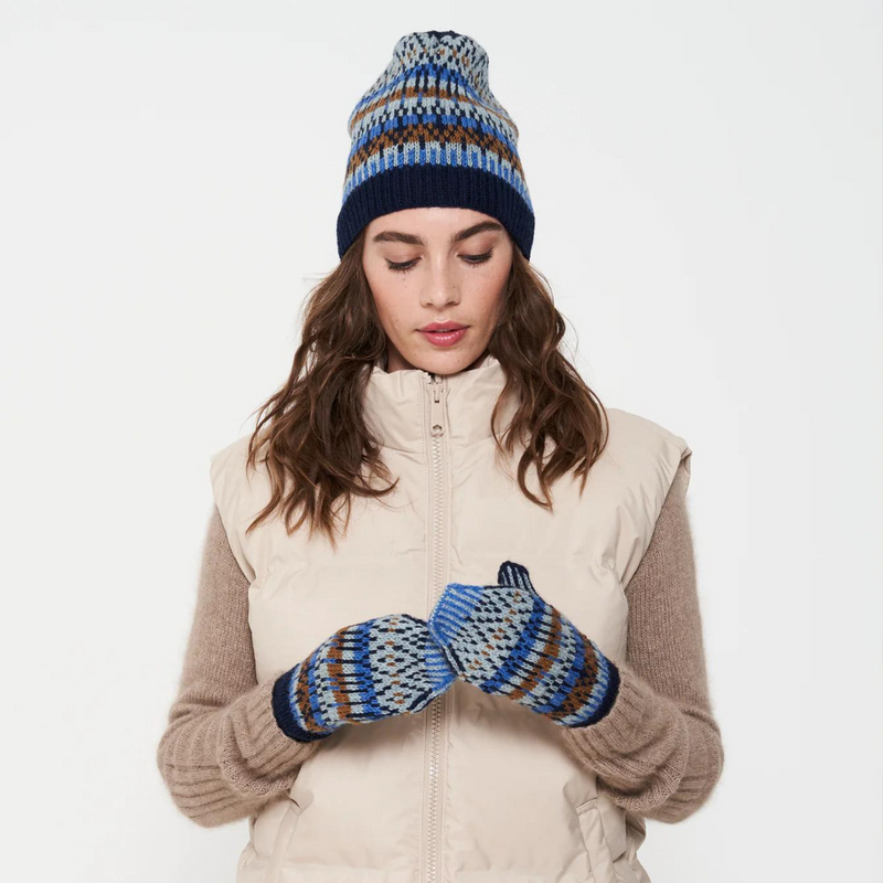 Kit Couture - Baggen Knit Hat and Mittens Kit
