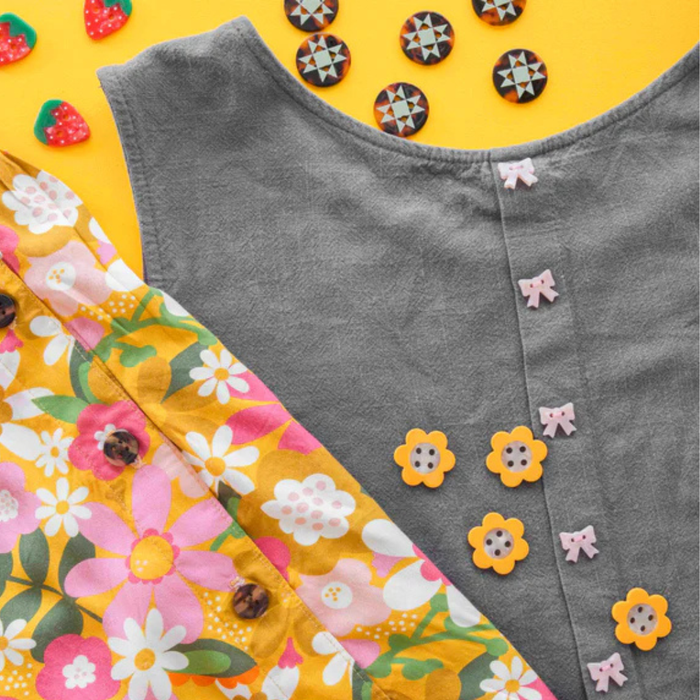 Sarah Hearts Buttons