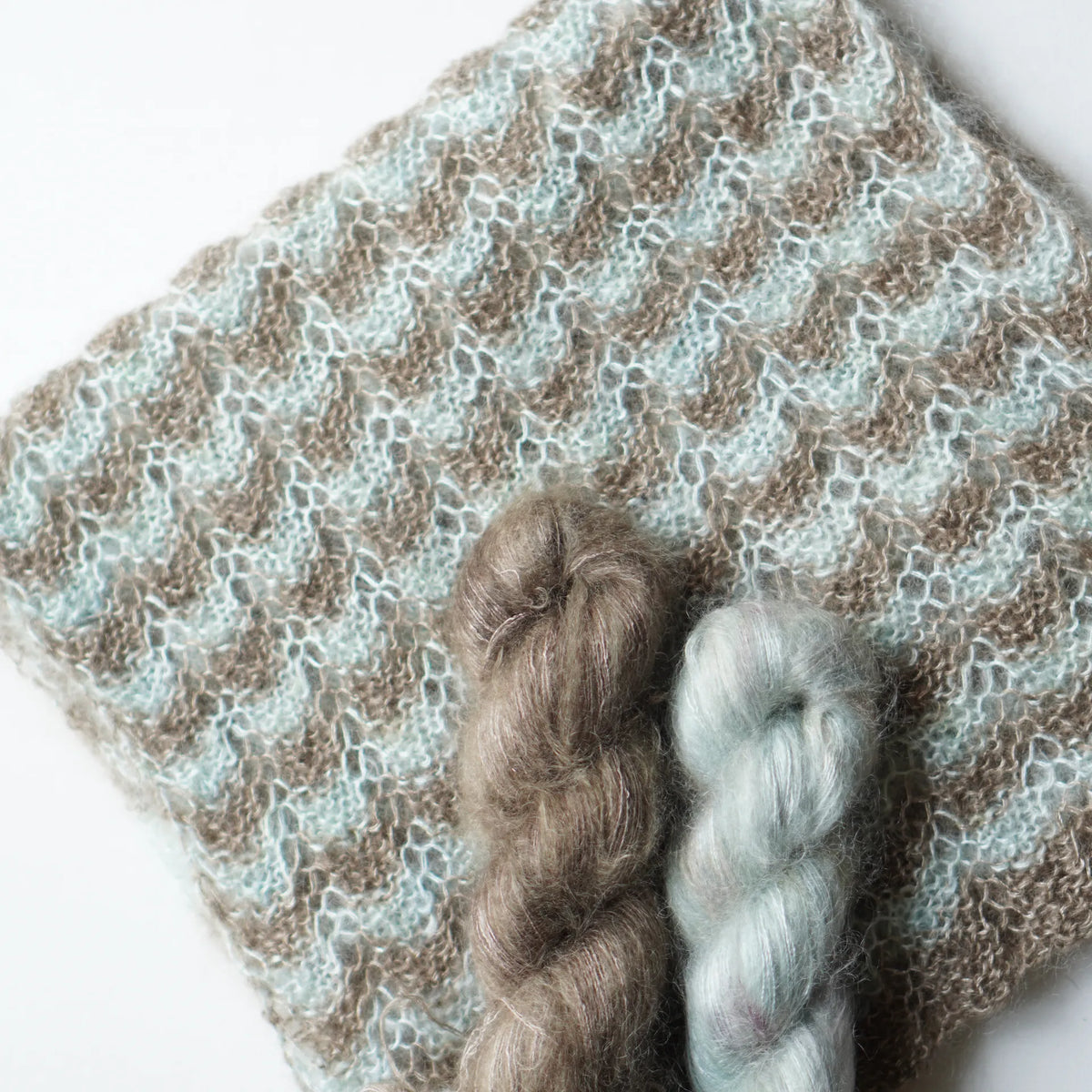 Rhine Scarf Kit (Itoito x Shangdrok)