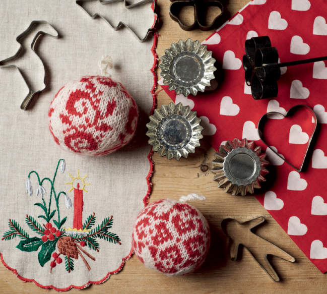 65 New Christmas Balls to Knit by Arne & Carlos
