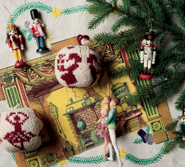 65 New Christmas Balls to Knit by Arne & Carlos