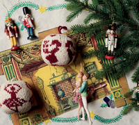 65 New Christmas Balls to Knit by Arne & Carlos