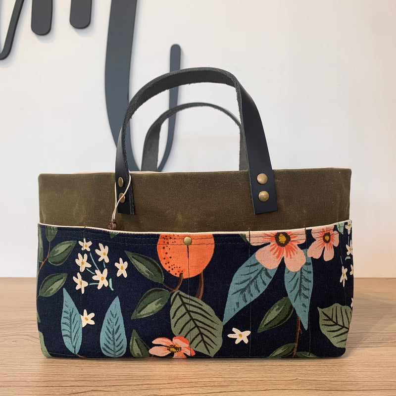 Pearadise Island - Mini Basket