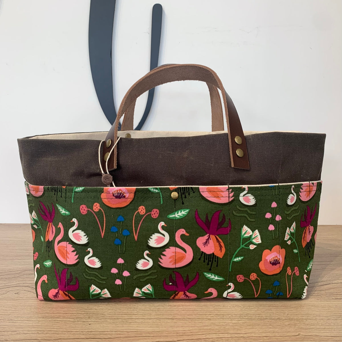 Pearadise Island - Mini Basket