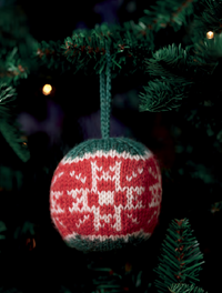 65 New Christmas Balls to Knit by Arne & Carlos