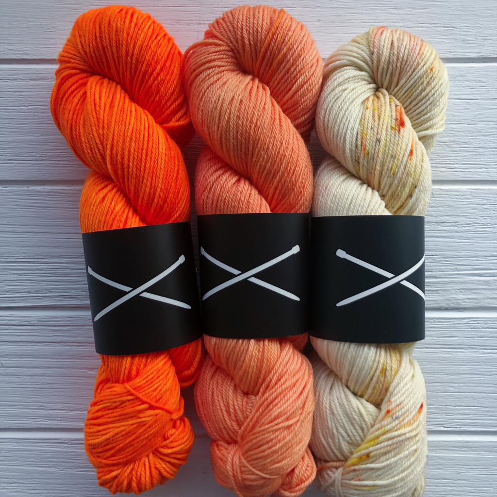 TRES CHIC Unusual Novelty Yarn 1 Skein Burnt Orange NWOT Vintage Knitting 