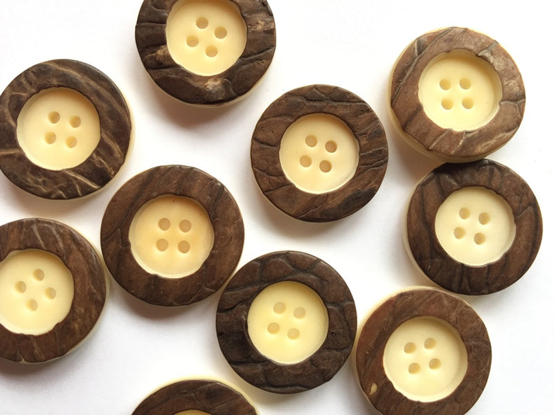 buttons 3901 natural and brown corozo (22mm)