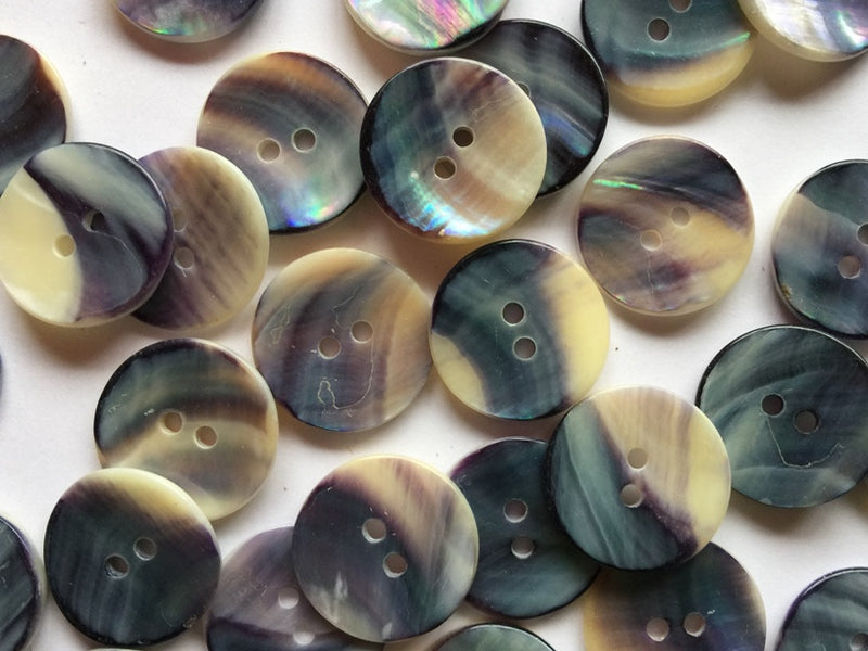 buttons 4276 mussel shell (15mm)