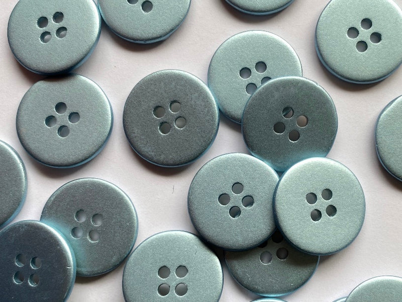 buttons 4574 metallic matte ice (18mm)