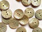 buttons 4660 pale pink pearlescent (18mm)