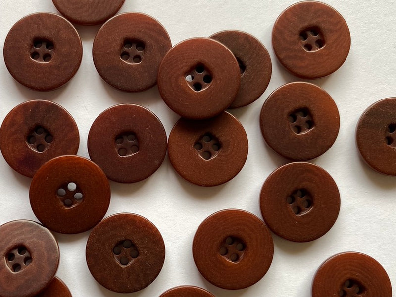 buttons 4667 brown corozo (15mm)
