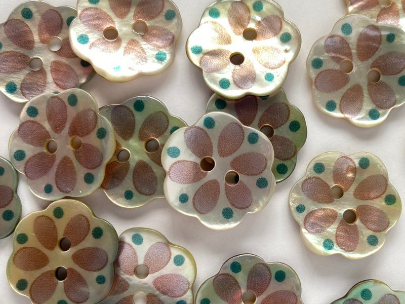 buttons 4736 flower shell (17mm)