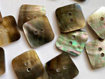 buttons 4811 pearly squares (20mm)