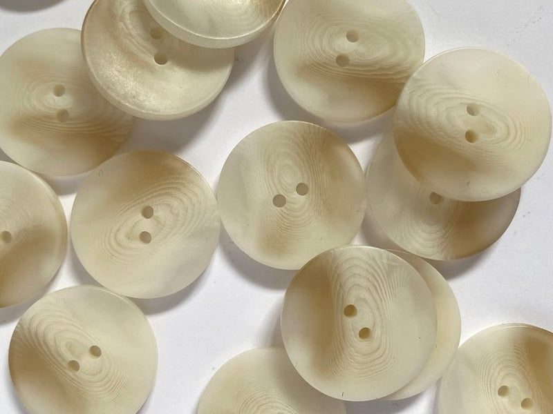 buttons 4965 off white resin (25mm)