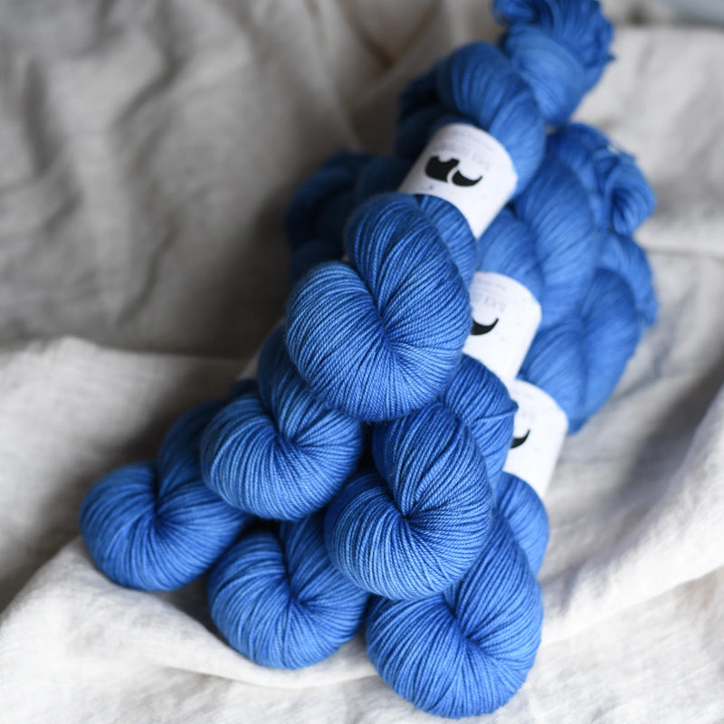 Black Elephant Singles Fingering (A-L)