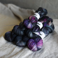 Black Elephant Singles Fingering (A-L)