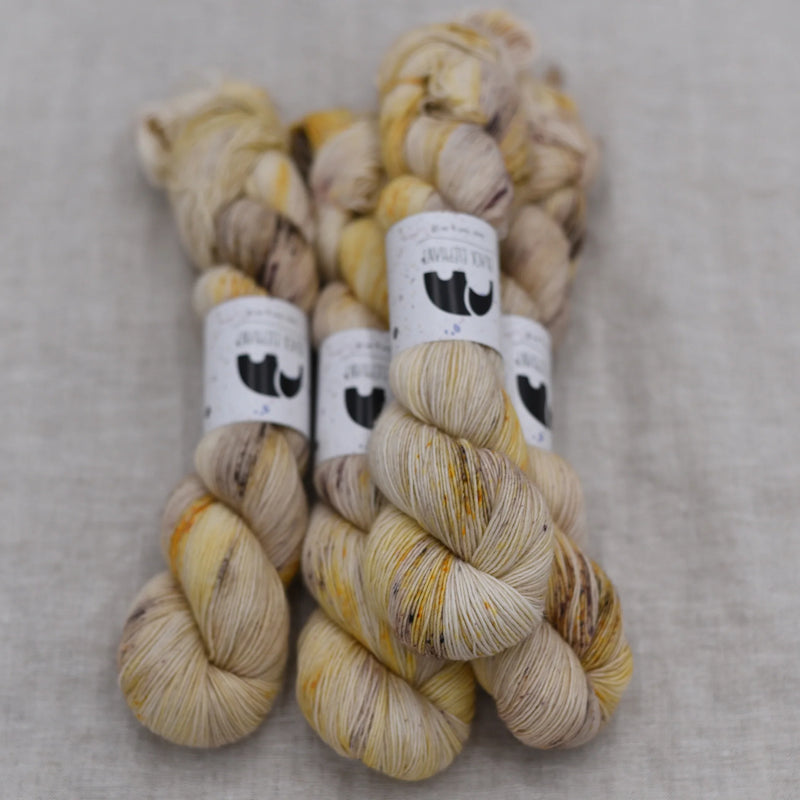 Black Elephant Singles Fingering (A-L)