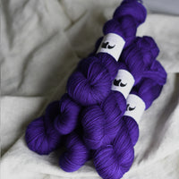 Black Elephant Singles Fingering (A-L)